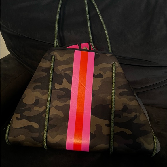 Neoprene Camo Bag - Picture 5 of 5